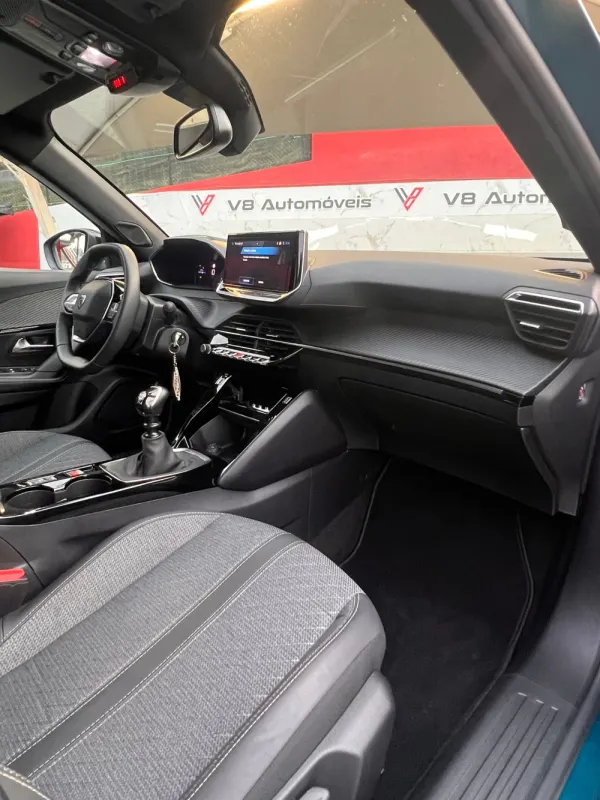 Peugeot 2008 7