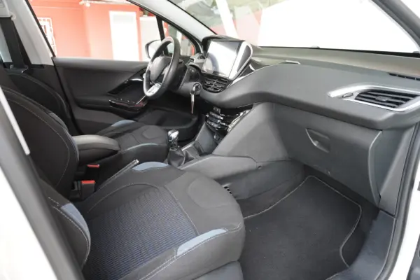 Peugeot 208 1.4 HDi Access 14