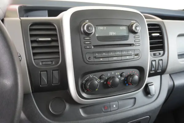 Renault Trafic 1.6 dCi L1H1 1.0T 8