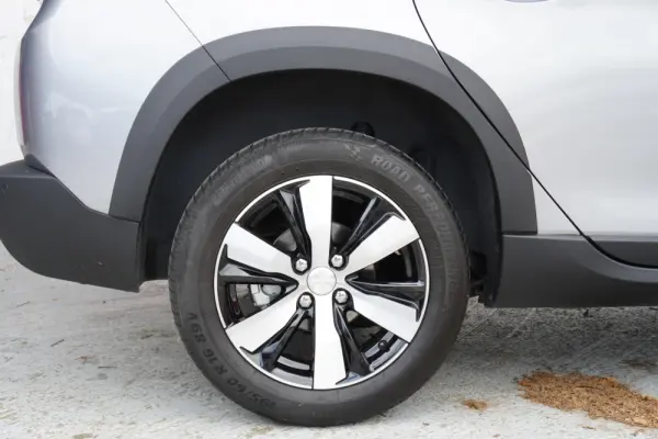Peugeot 2008 1.5 BlueHDi Allure 18