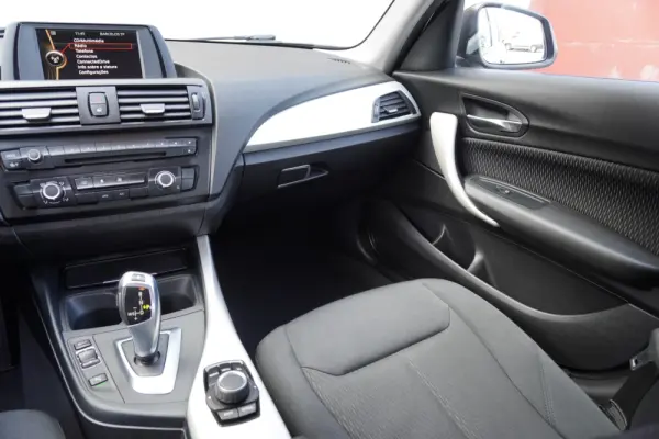 BMW 116 i Aut. Sport Line 9