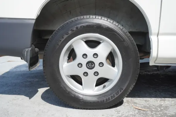Toyota HiAce 2.5 D-4D Service 2.8T 16
