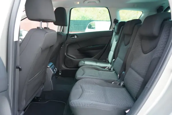 Peugeot 308 SW 1.6 HDi Executive CVM6 6