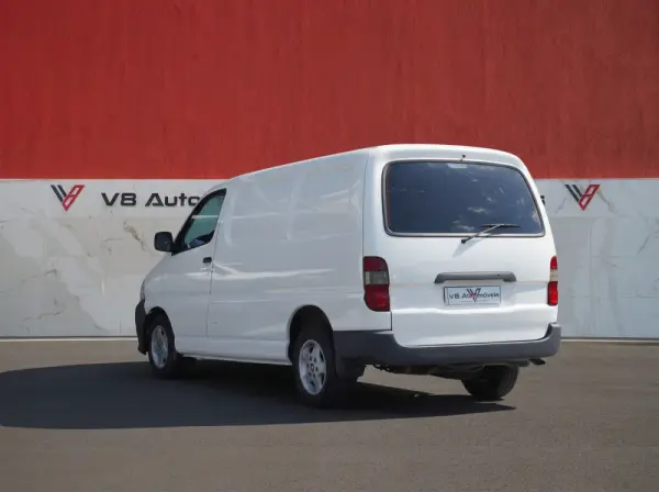 Toyota HiAce 2.5 D-4D Service 2.8T 3