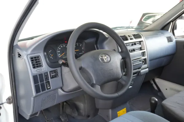 Toyota HiAce 2.5 D-4D Service 2.8T 9