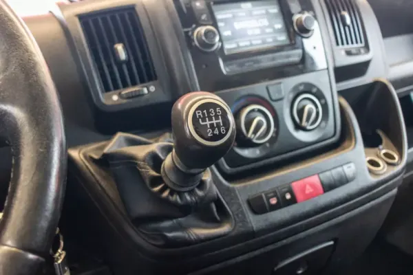 Peugeot Boxer 2.2 HDi 335 L2 CD 8