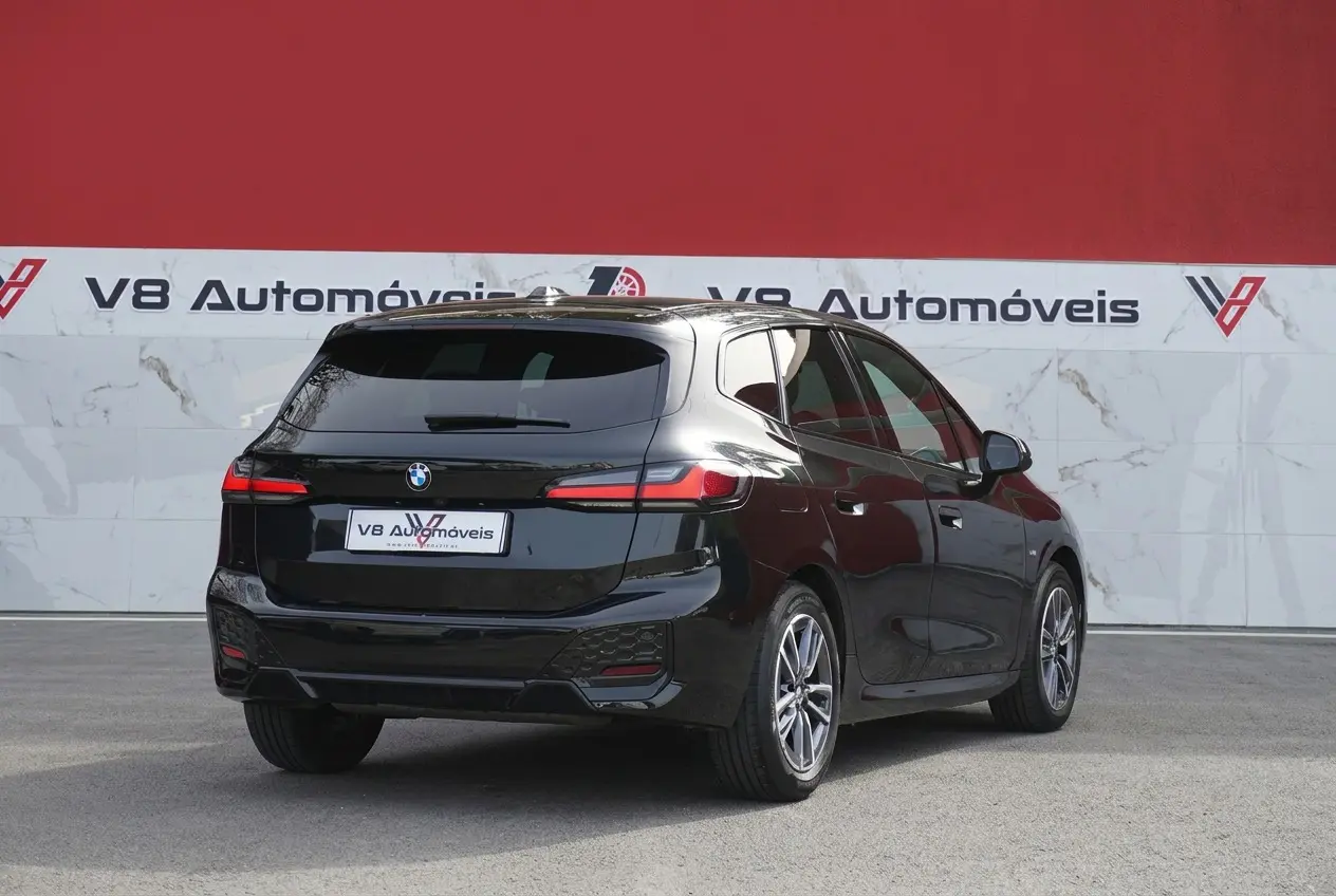 BMW 218 Active Tourer i Pack Desportivo M Auto 3