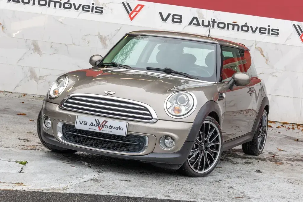 MINI 3 Portas One D 6