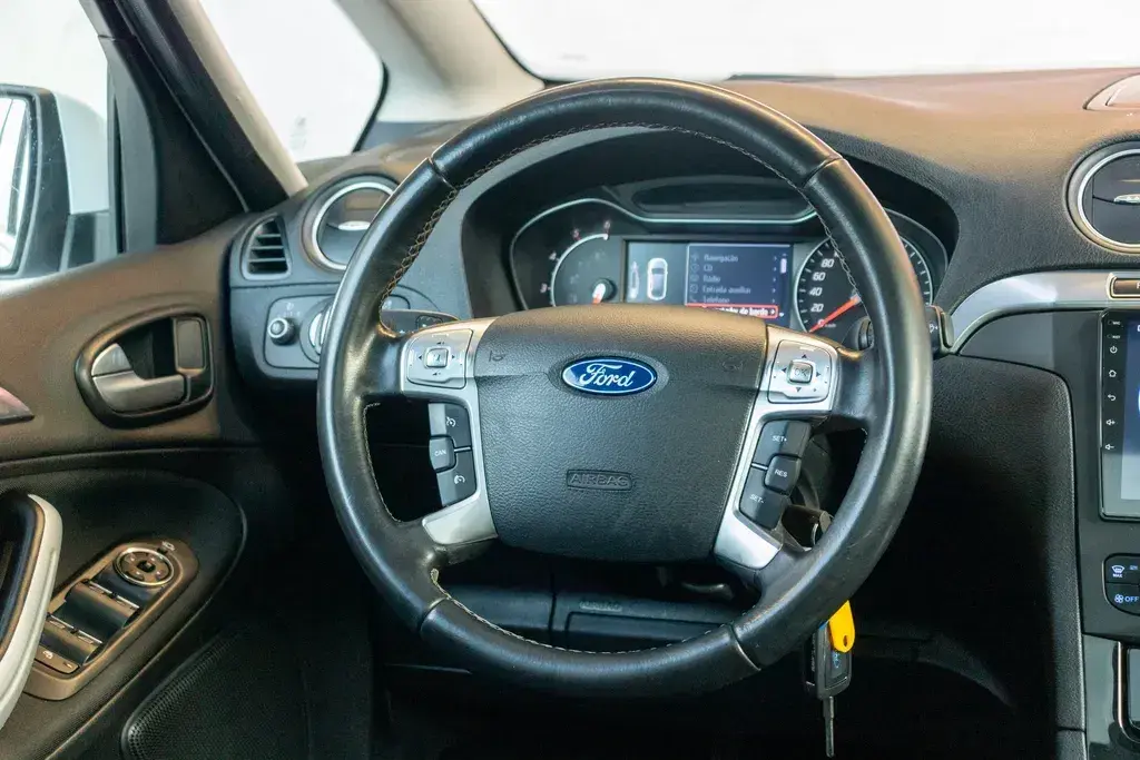 Ford S-Max 2.0 TDCi Titanium 7L 139g 12