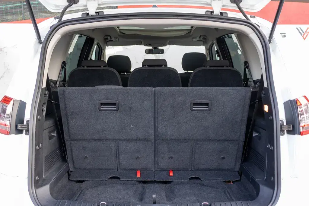 Ford S-Max 2.0 TDCi Titanium 7L 139g 15