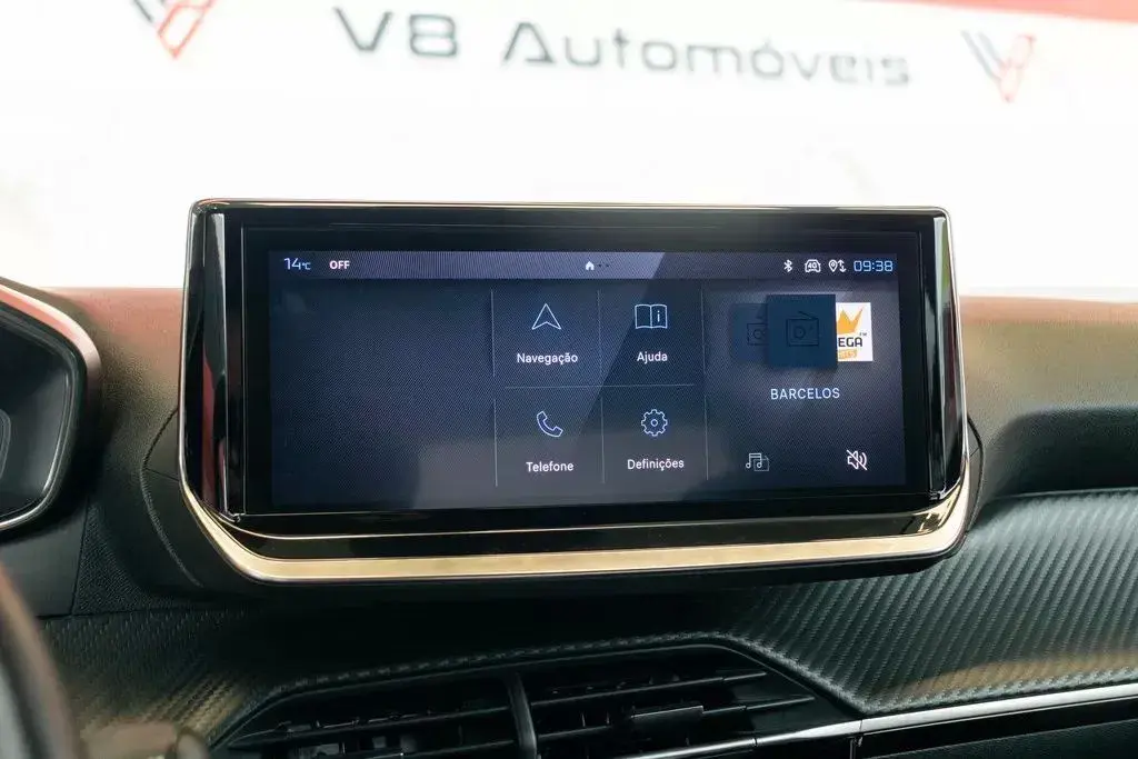 Peugeot 2008 1.2 PureTech Allure Pack EAT8 10