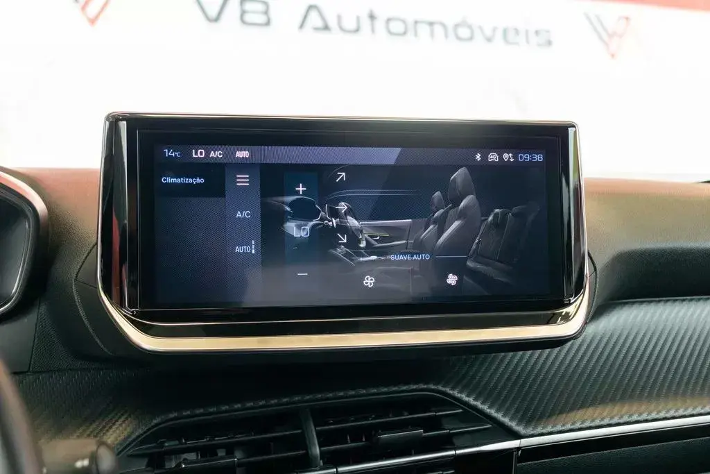 Peugeot 2008 1.2 PureTech Allure Pack EAT8 11