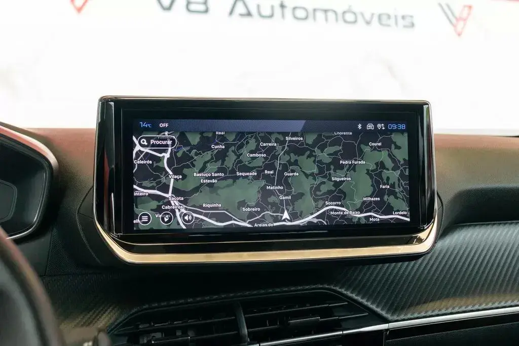 Peugeot 2008 1.2 PureTech Allure Pack EAT8 12