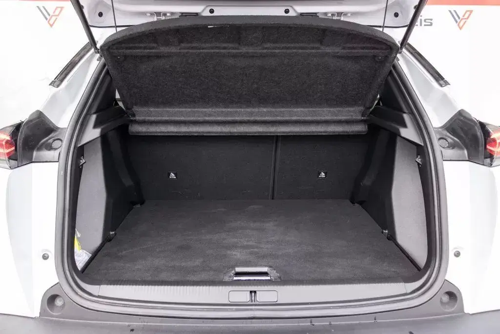 Peugeot 2008 1.2 PureTech Allure Pack EAT8 15