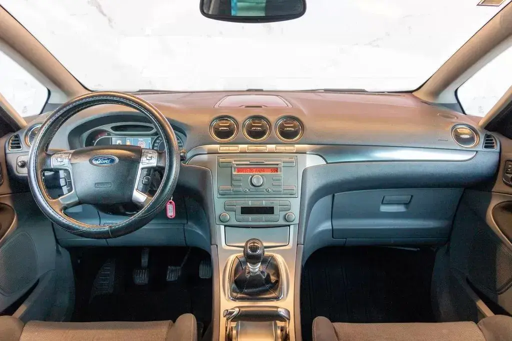 Ford S-Max 1.8 TDCi Titanium 7L 4