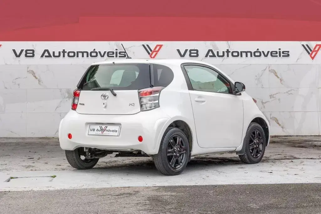 Toyota iQ 1.0 VVT-i 2 EP+NAVI+Bluetooth 3
