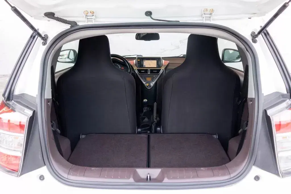 Toyota iQ 1.0 VVT-i 2 EP+NAVI+Bluetooth 14