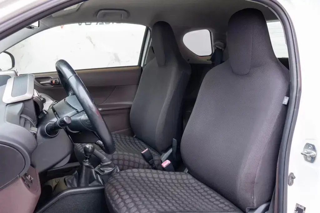 Toyota iQ 1.0 VVT-i 2 EP+NAVI+Bluetooth 18