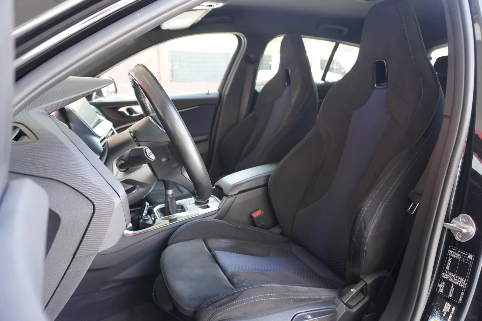 BMW 116 d Pack Desportivo M 7