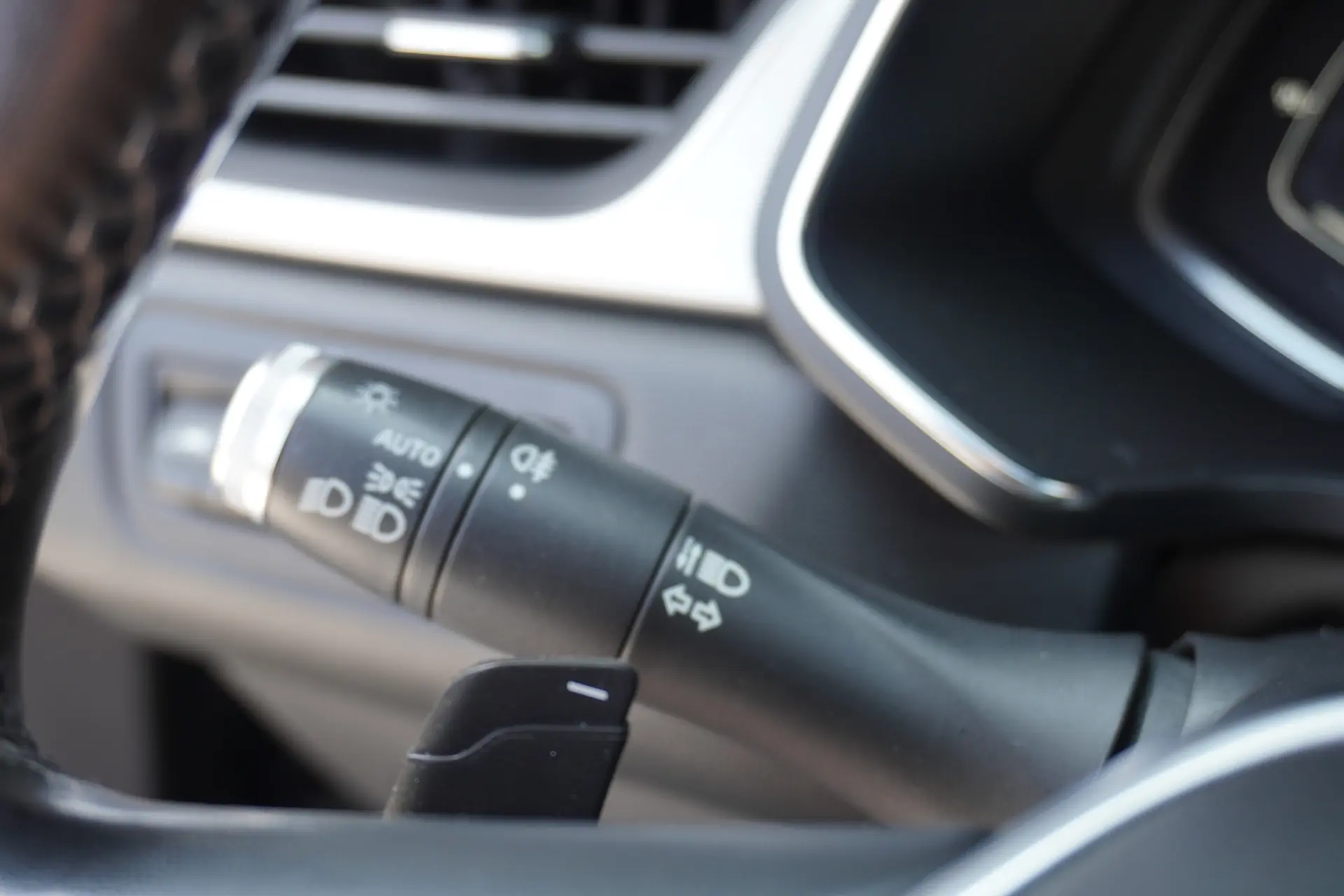Renault Captur BLUE dCi 115 EDC INTENS 9