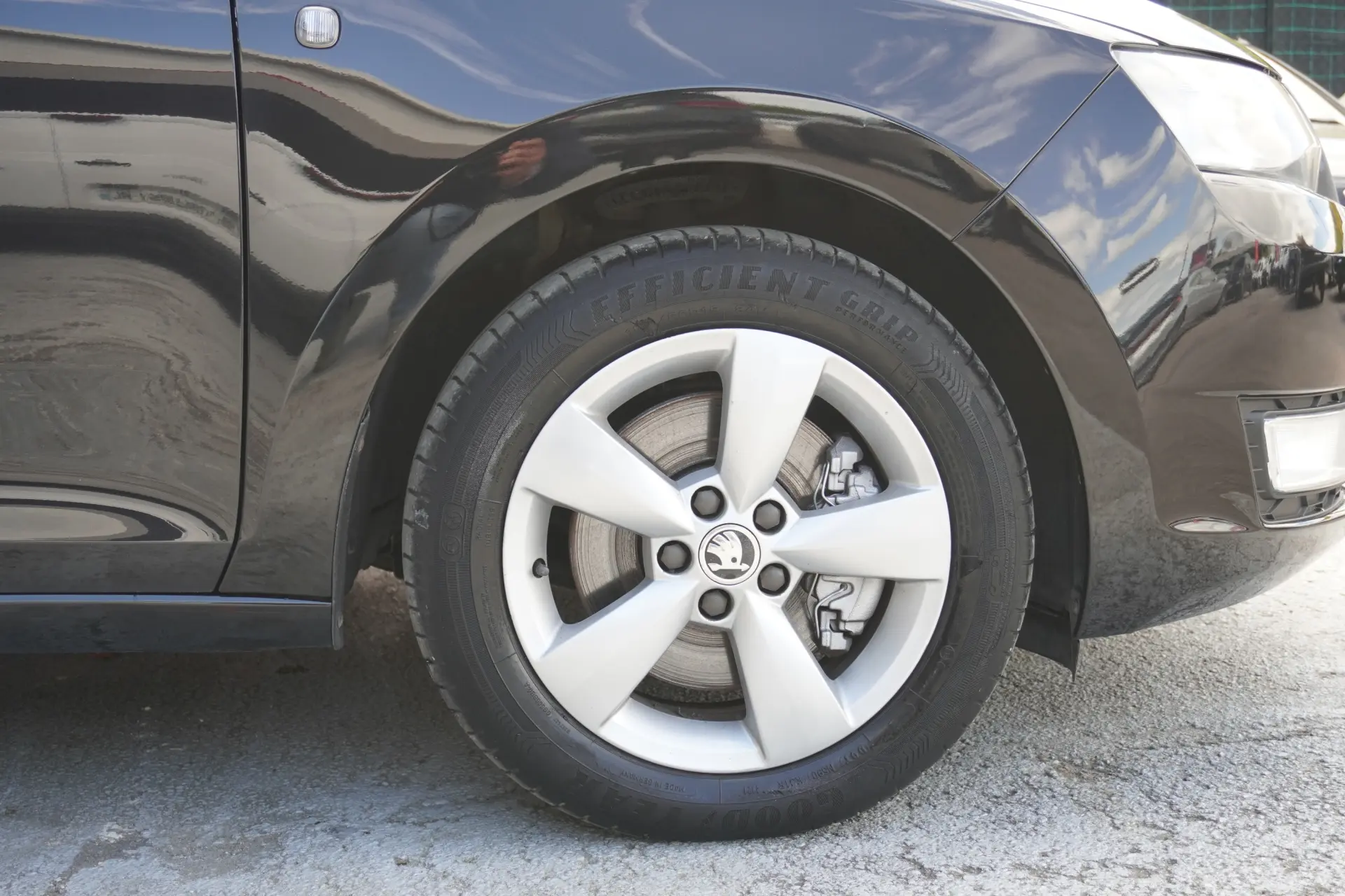 Skoda Rapid Spaceback 1.6 TDi Elegance 17
