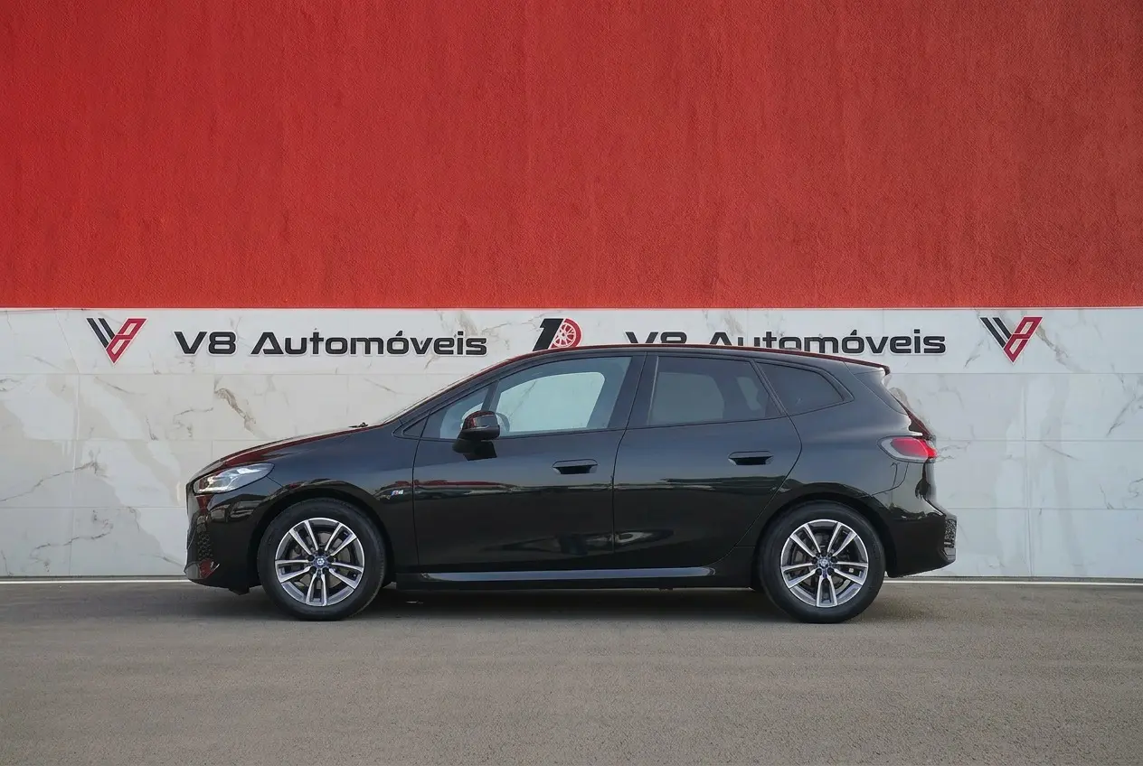 BMW 218 Active Tourer i Pack Desportivo M Auto 2