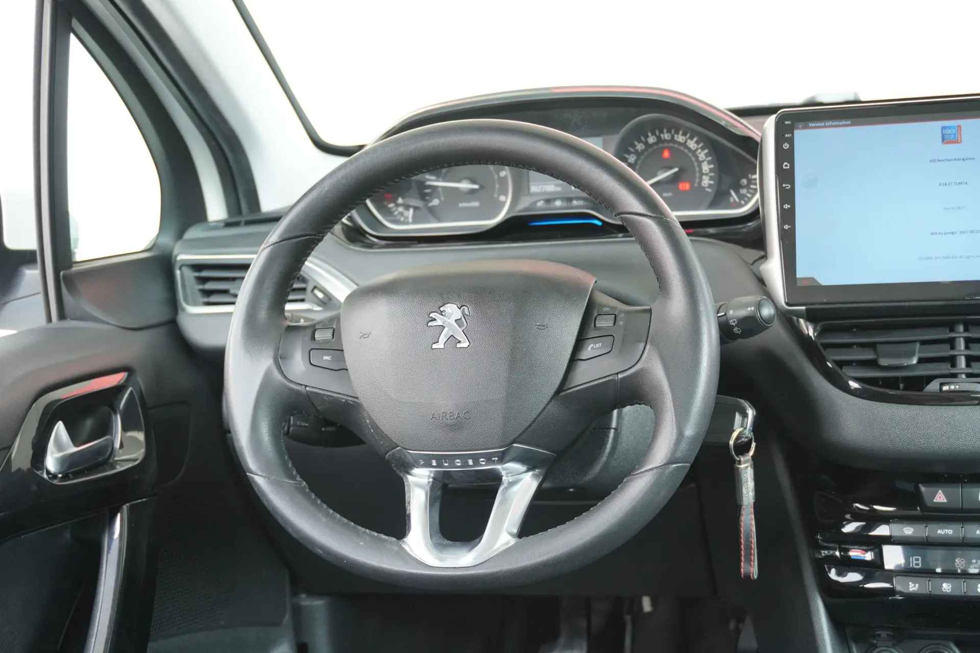 Peugeot 208 1.4 HDi Access 9