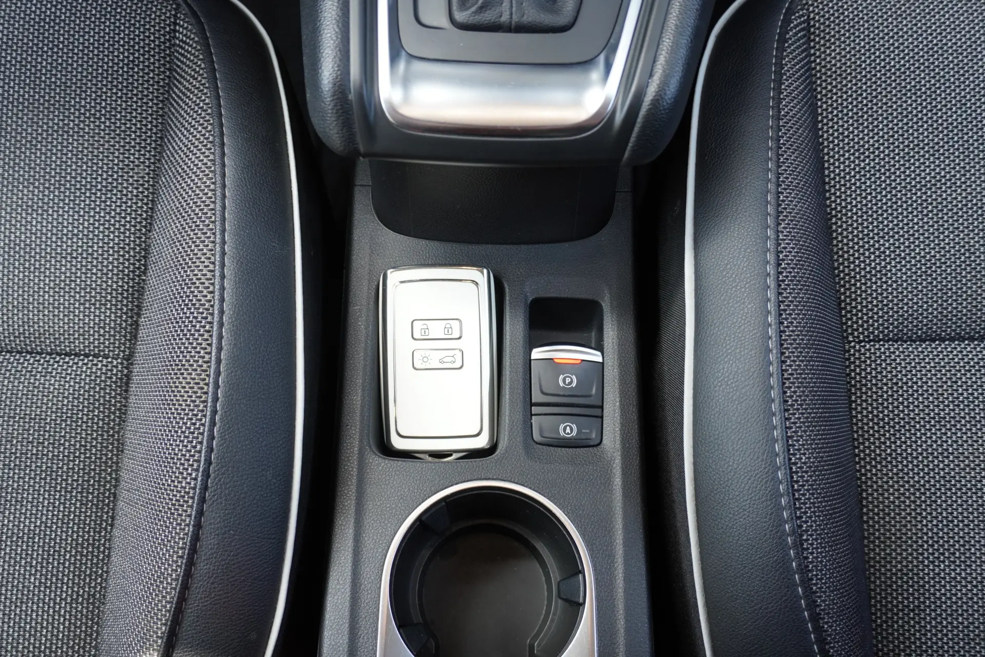 Renault Captur BLUE dCi 115 EDC INTENS 14