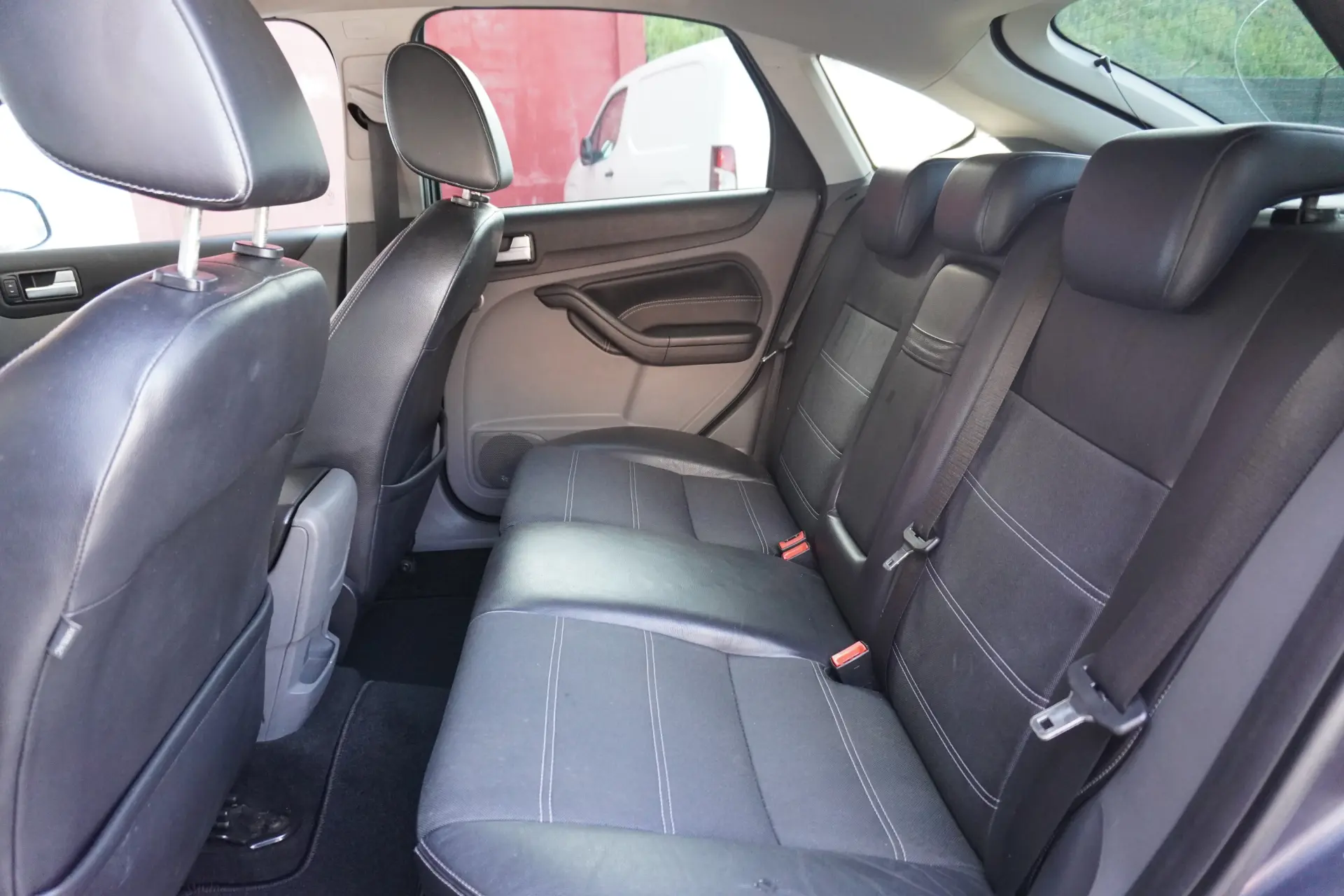Ford Focus 1.6 TDCi Ghia 8