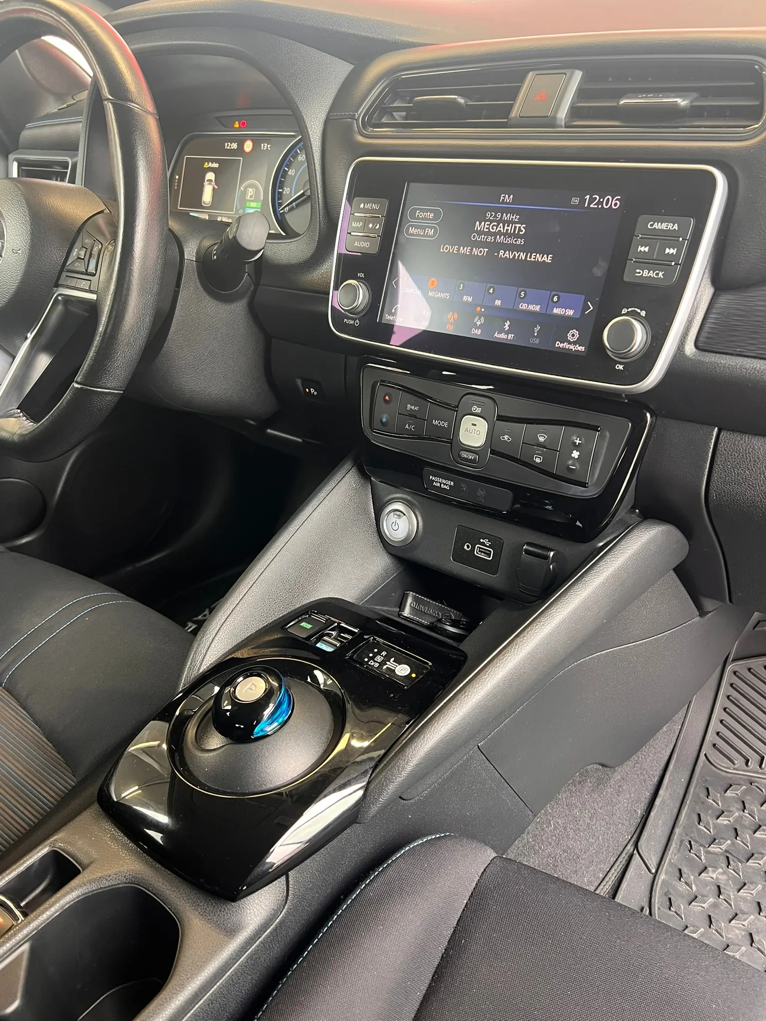 Nissan Leaf N-Connecta Full Led 8