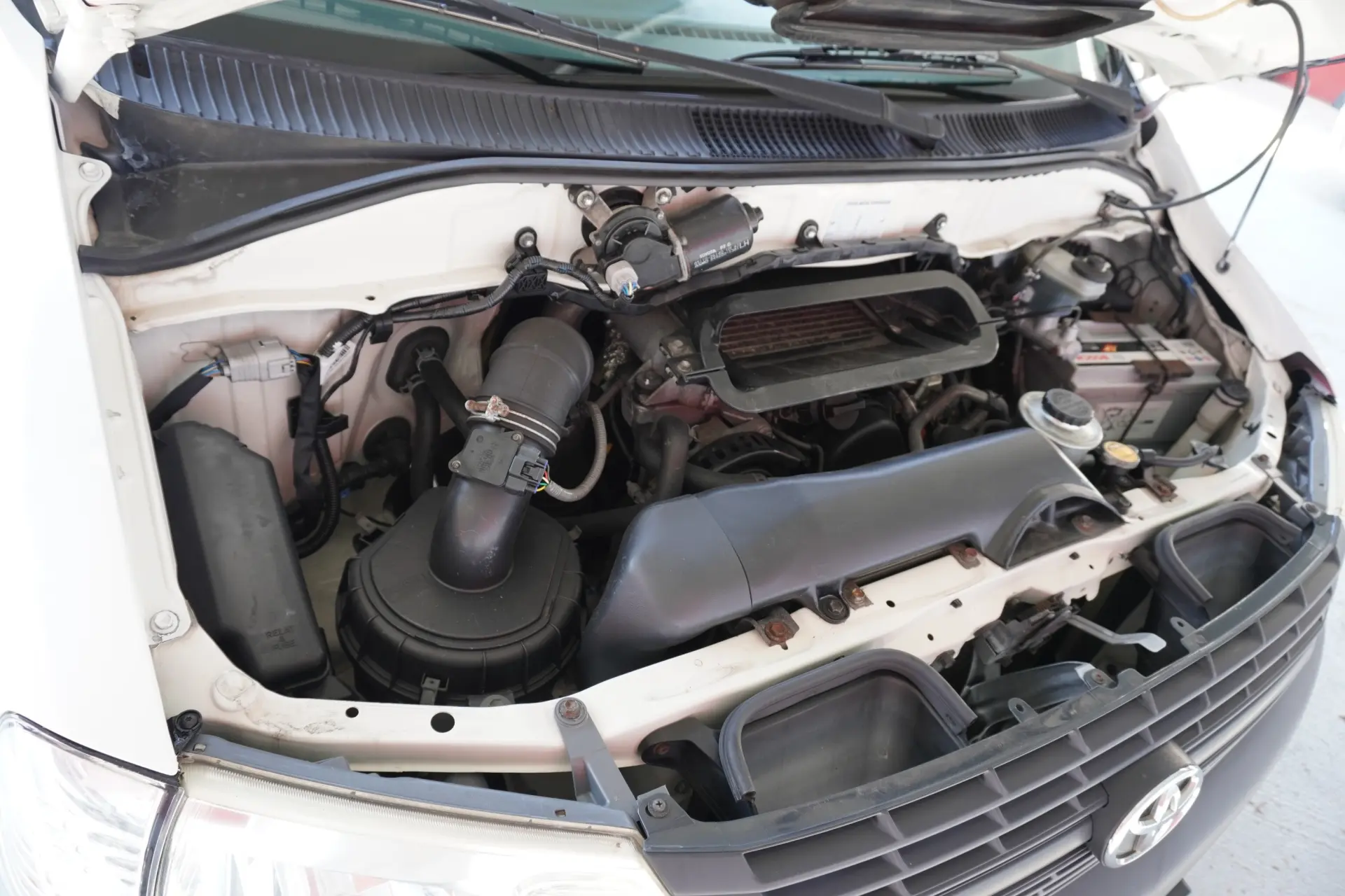 Toyota HiAce 2.5 D-4D Service 2.8T 18