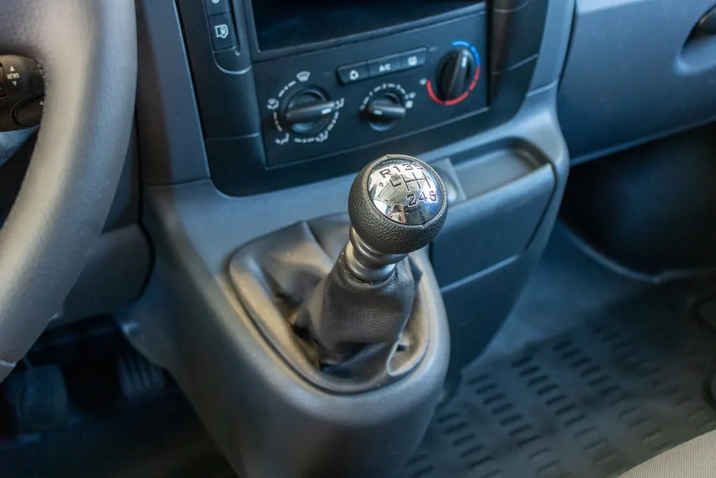 Toyota Proace 2.0 D-4D 3 LUG AC 9