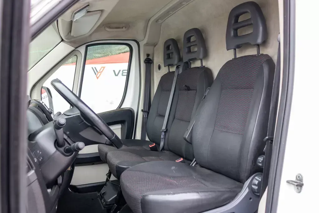 Peugeot Boxer 2.2 HDi 335 L2 CD 7