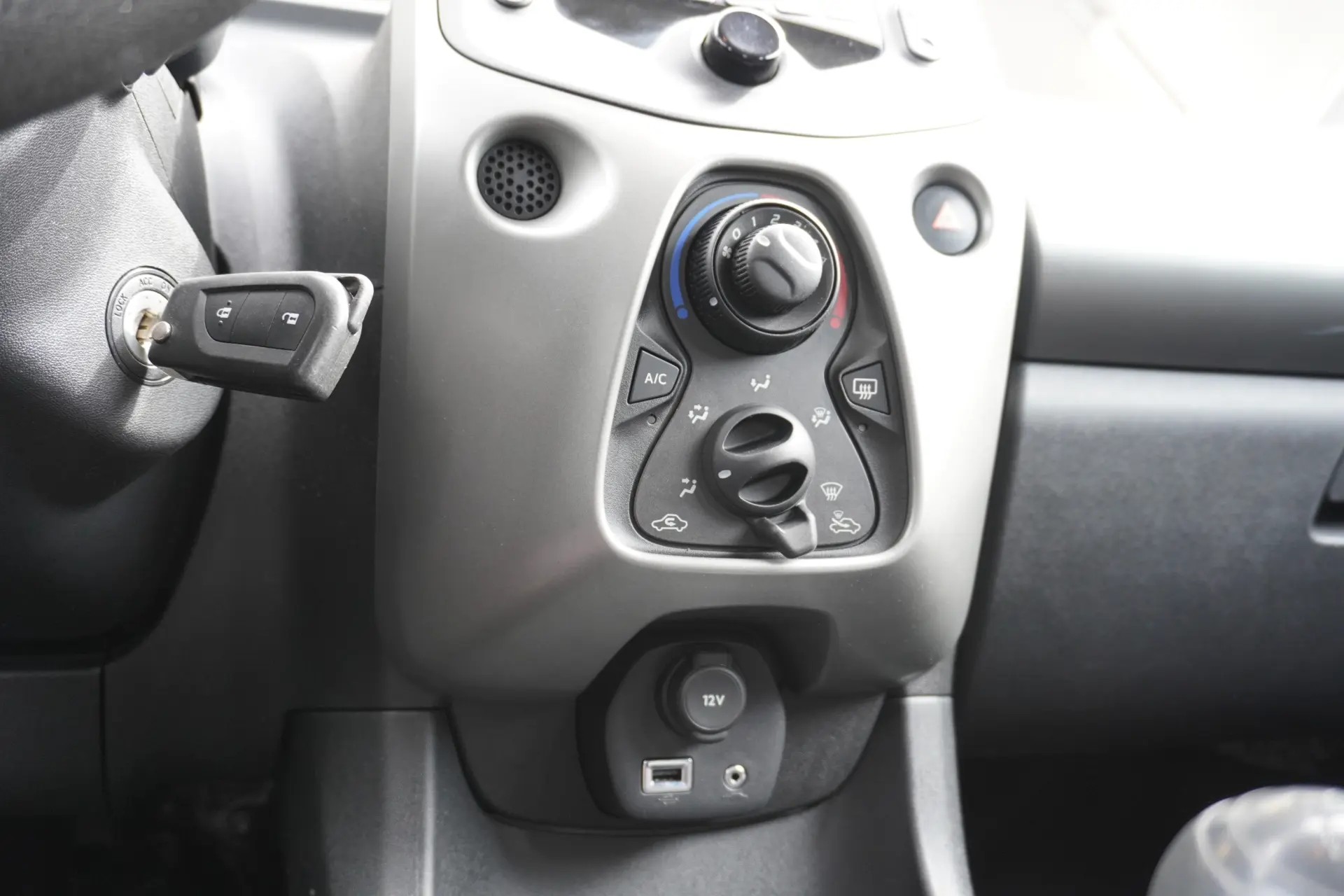 Peugeot 108 1.0 VTi Active 11