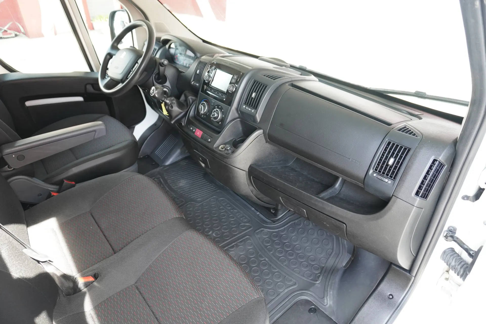 Peugeot Boxer HDi L2H2 S&S Active 18