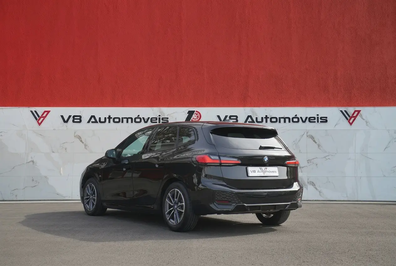 BMW 218 Active Tourer i Pack Desportivo M Auto 4