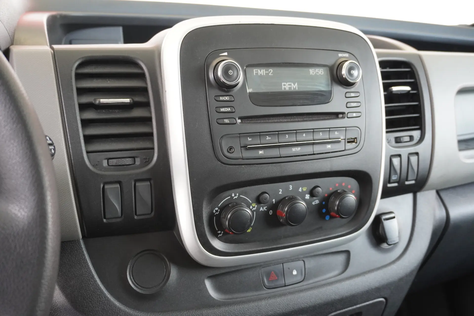 Renault Trafic 1.6 dCi L1H1 1.0T 8