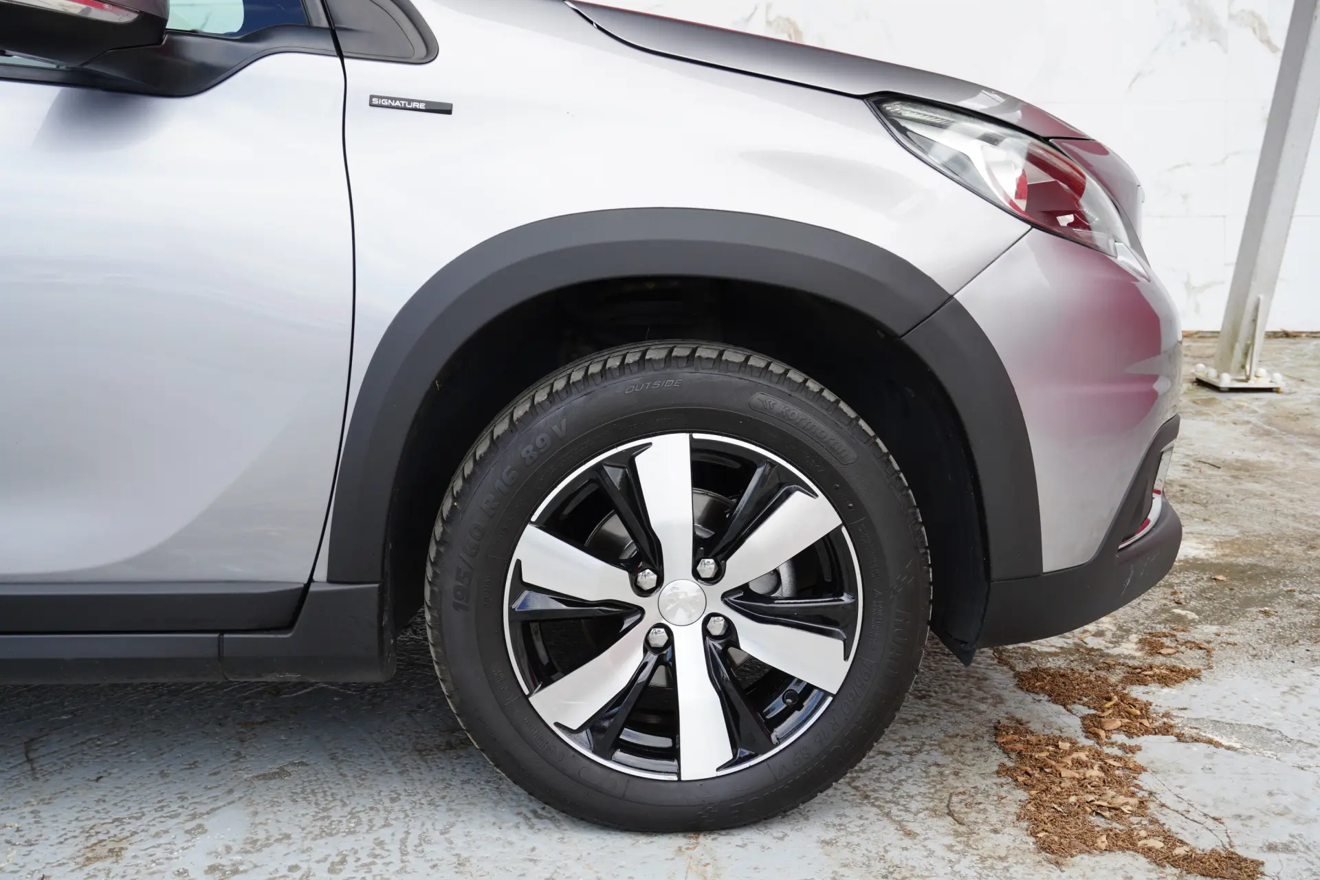 Peugeot 2008 1.5 BlueHDi Allure 19