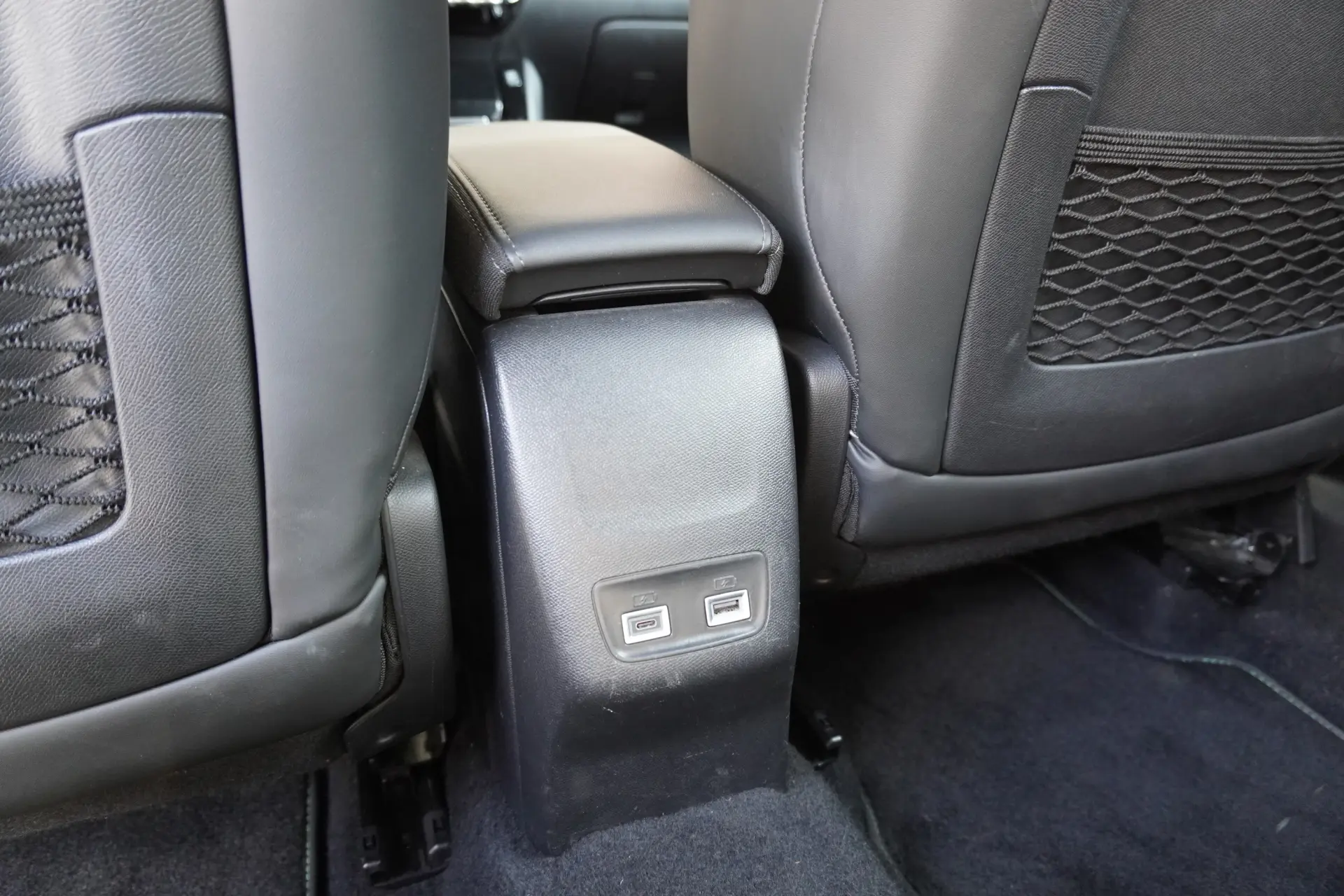 Peugeot 2008 1.2 PureTech GT EAT8 17
