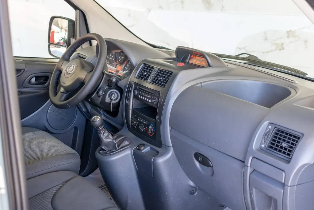 Toyota Proace 2.0 D-4D 3 LUG AC 5