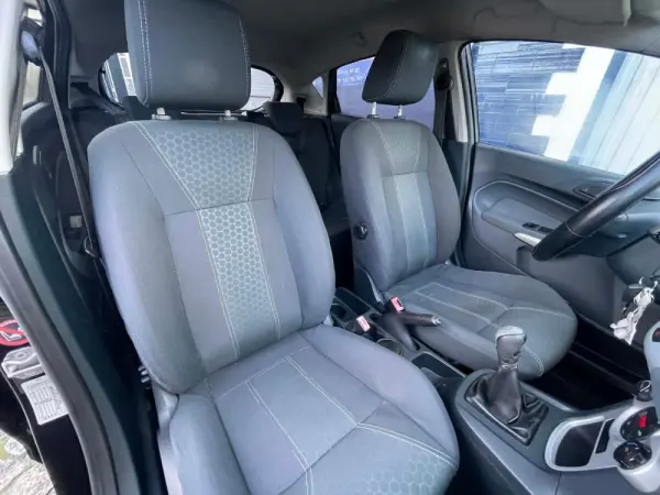 Ford Fiesta 1.4 TDCI Titanium 7