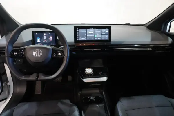 MG MG4 64 kWh Luxury 5