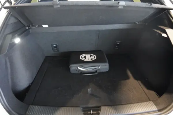 MG MG4 64 kWh Luxury 19