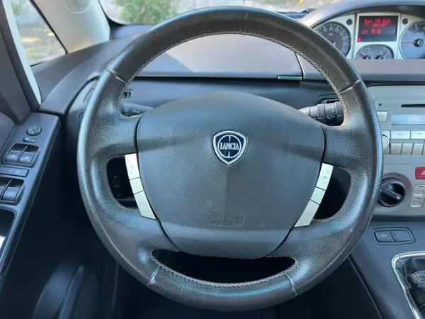Lancia Musa 1.4 16V Platino 10
