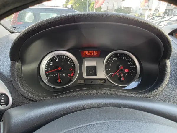 Renault Clio 1.2 TCE Dynamique S 9