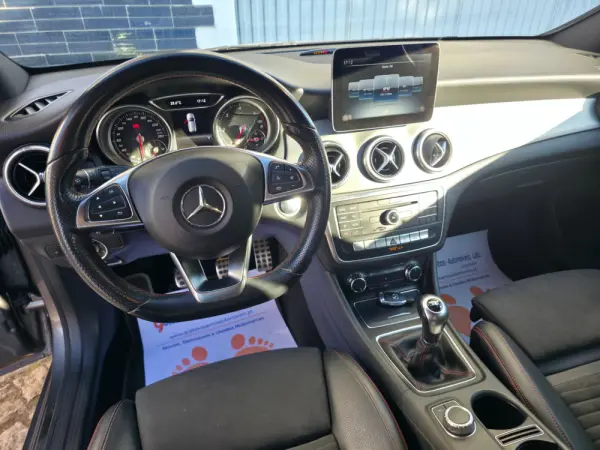 Mercedes-Benz CLA 200 AMG Line 15