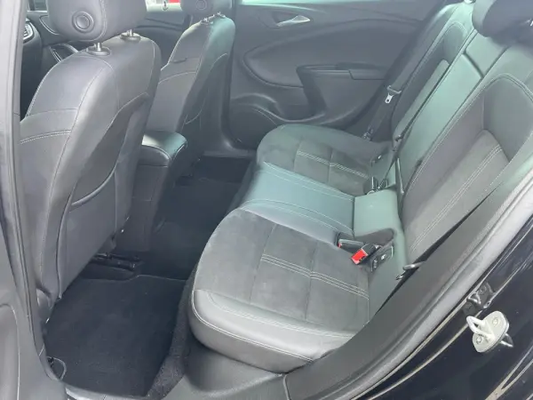 Opel Astra Sports Tourer 1.5 D Ultimate S/S 15