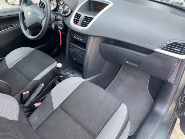 Peugeot 207 1.4 HDi Active 9