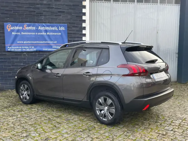 Peugeot 2008 1.2 PureTech Signature 7