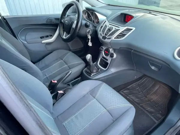 Ford Fiesta 1.4 TDCI Titanium 6